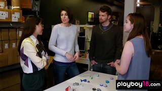 Любительська груповуха з голодними домогосподарками-мамочками