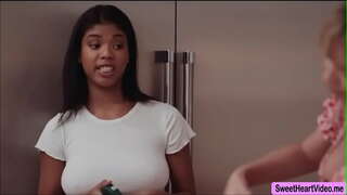 Tamāhine Nia Nacci mataara Dana DeArmond e horomiti nei tona teen topanga mākū