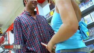 ���वान गोरा स्पेनी सुन्दरी सोनिया Manrique with big natural tits fucked hard मा गधा भिडियो मा क्लब