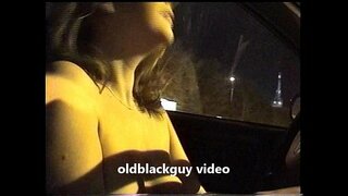 Oldblackguy a &#039; toirt debbie bath naked poblach