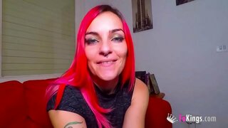 Я Саріта і зроблю своєму хлопцеві мастурбацію рукою/ногою, яку він не забуде...