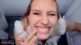 Mata Fuck Whero i te Kuao Tamaiti, me te Cum i runga i te Niho mo te Horoi