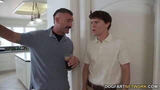 ���້້ນ Chanel ຍິງບໍ່ຮ່ວມເພດຄີກົ້ນສີຂາວພາສາຍີ່ປຸ່